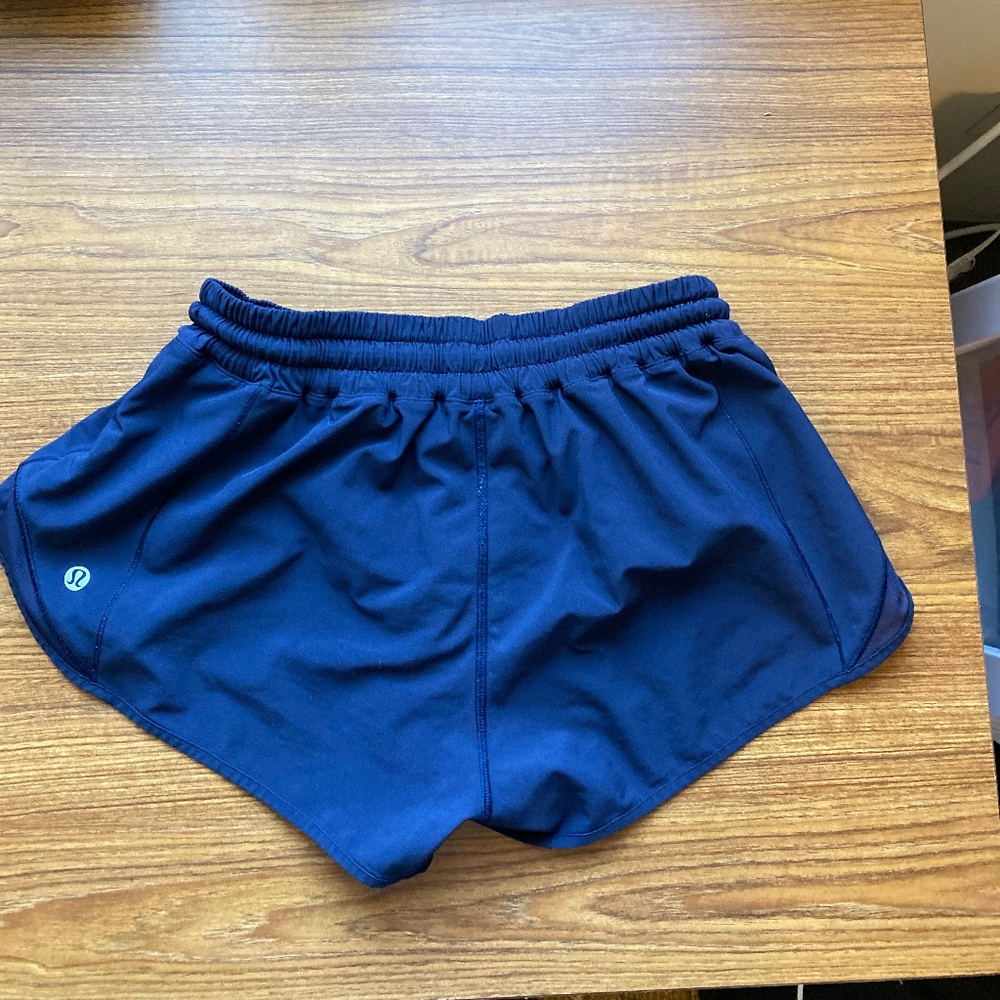 Lululemon Hotty hot shorts 2.5 in